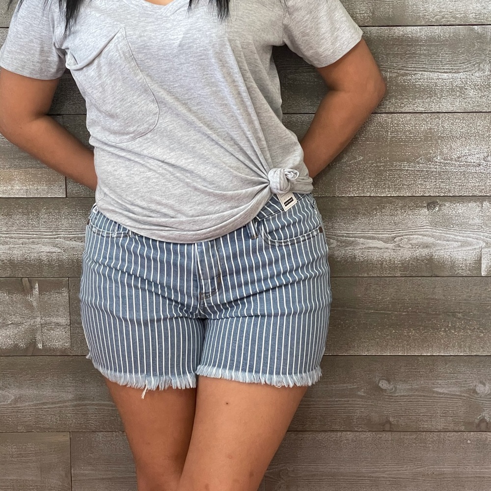 Brand New Judy Blue Striped Cut Off Shorts! - Picture 13 of 16